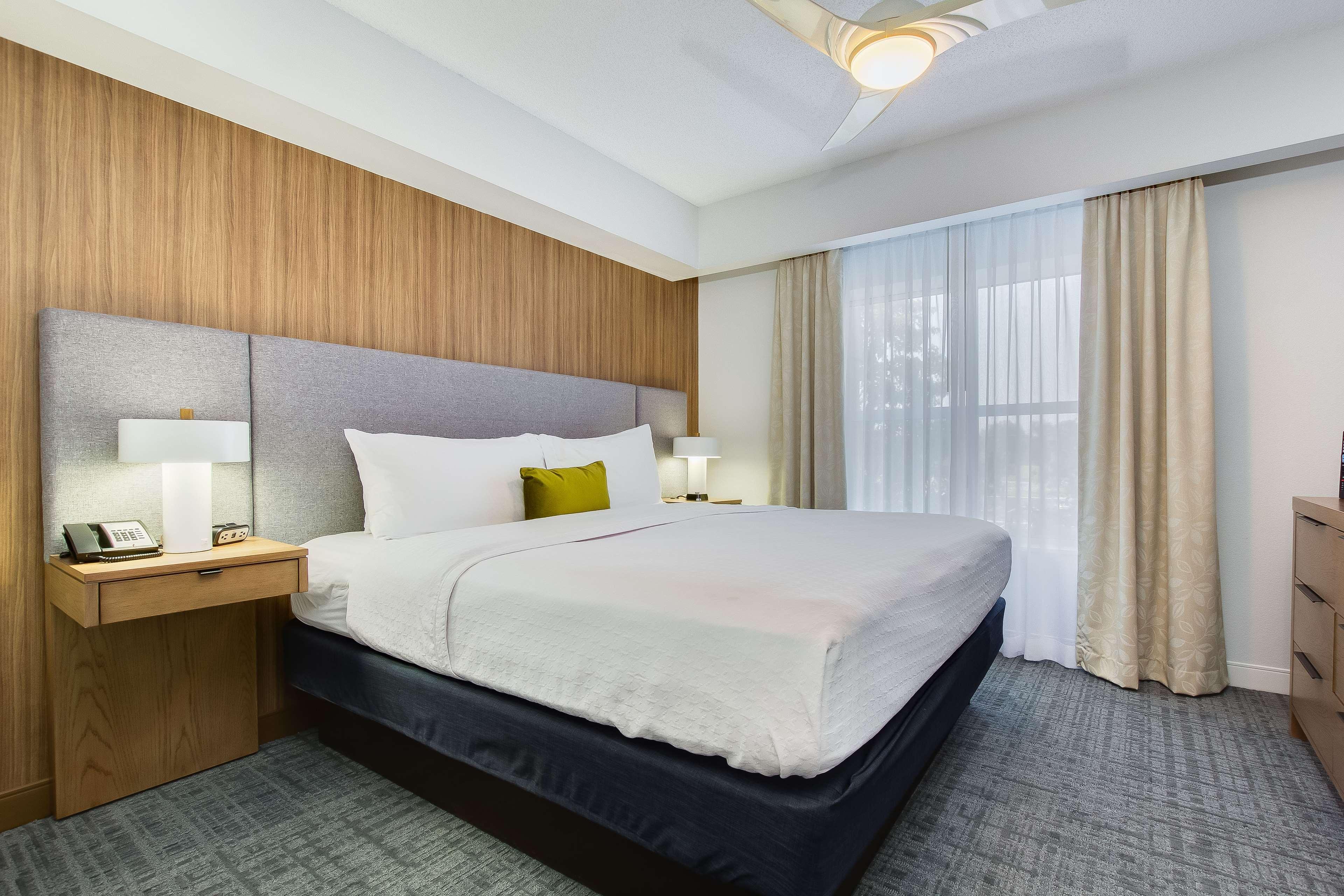 โฮมวูด สวีท บายฮิลตัน หลุยส์วิลล์ อีสต์ โฮเต็ล Hotel ภายนอก รูปภาพ