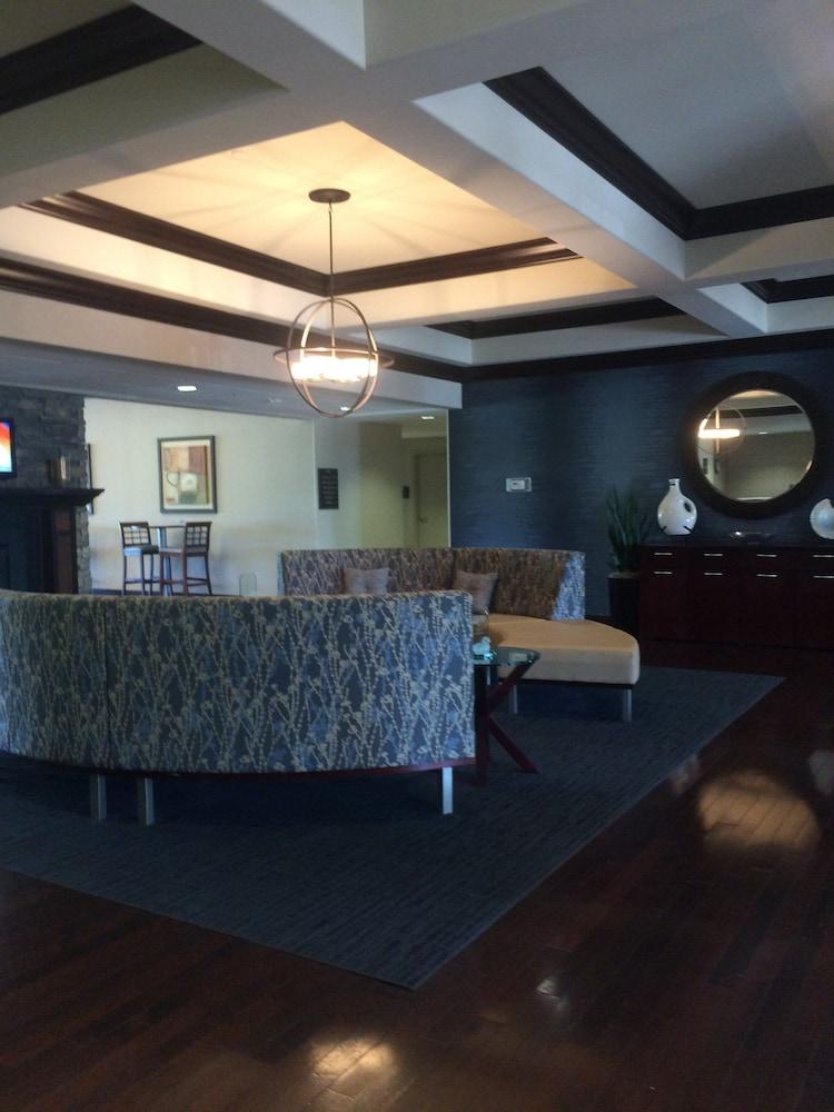 โฮมวูด สวีท บายฮิลตัน หลุยส์วิลล์ อีสต์ โฮเต็ล Hotel ภายนอก รูปภาพ