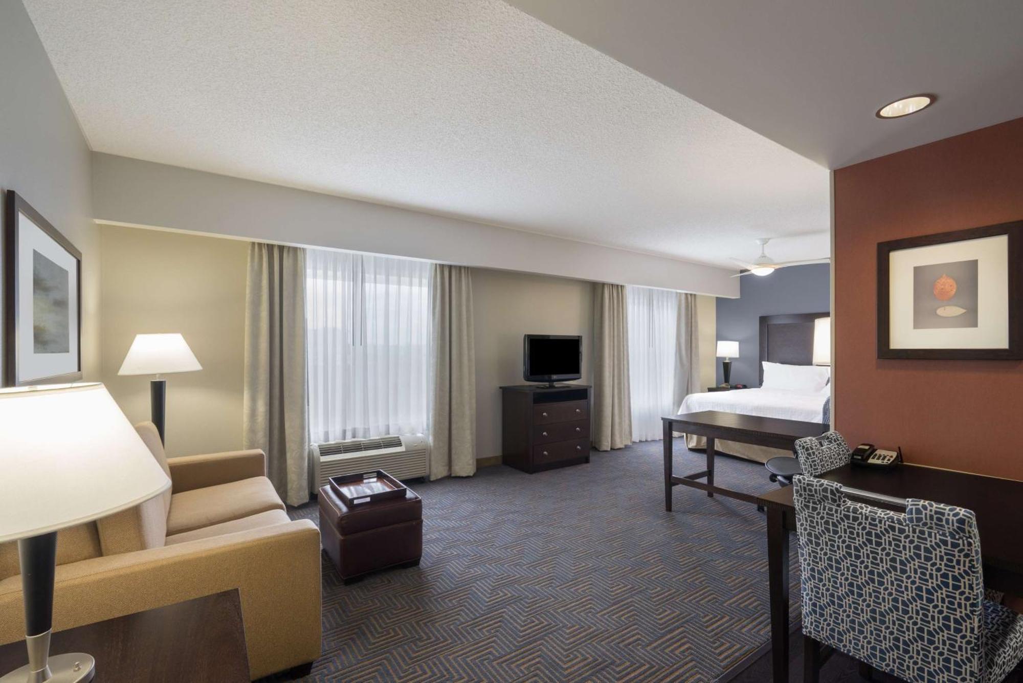โฮมวูด สวีท บายฮิลตัน หลุยส์วิลล์ อีสต์ โฮเต็ล Hotel ภายนอก รูปภาพ