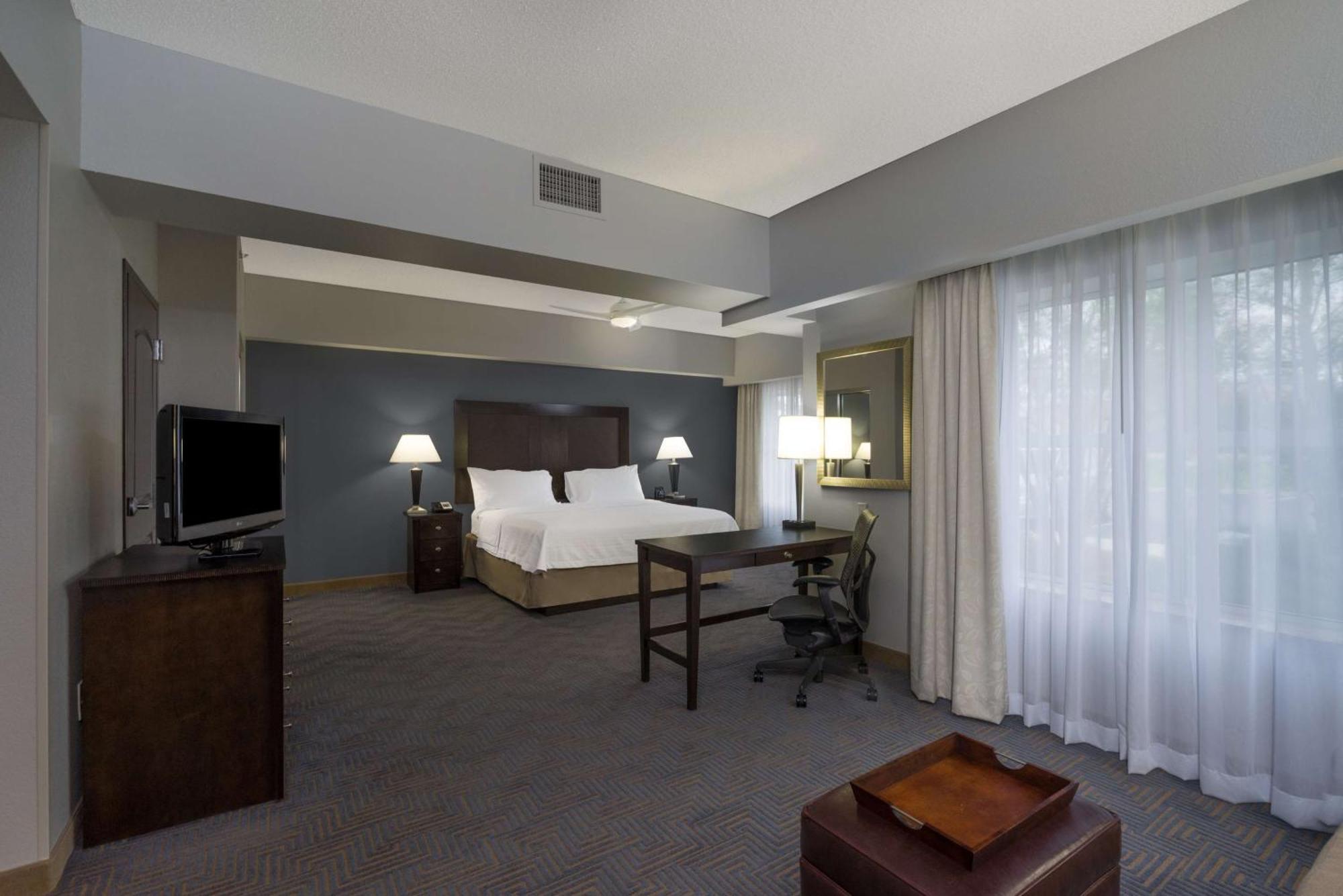โฮมวูด สวีท บายฮิลตัน หลุยส์วิลล์ อีสต์ โฮเต็ล Hotel ภายนอก รูปภาพ