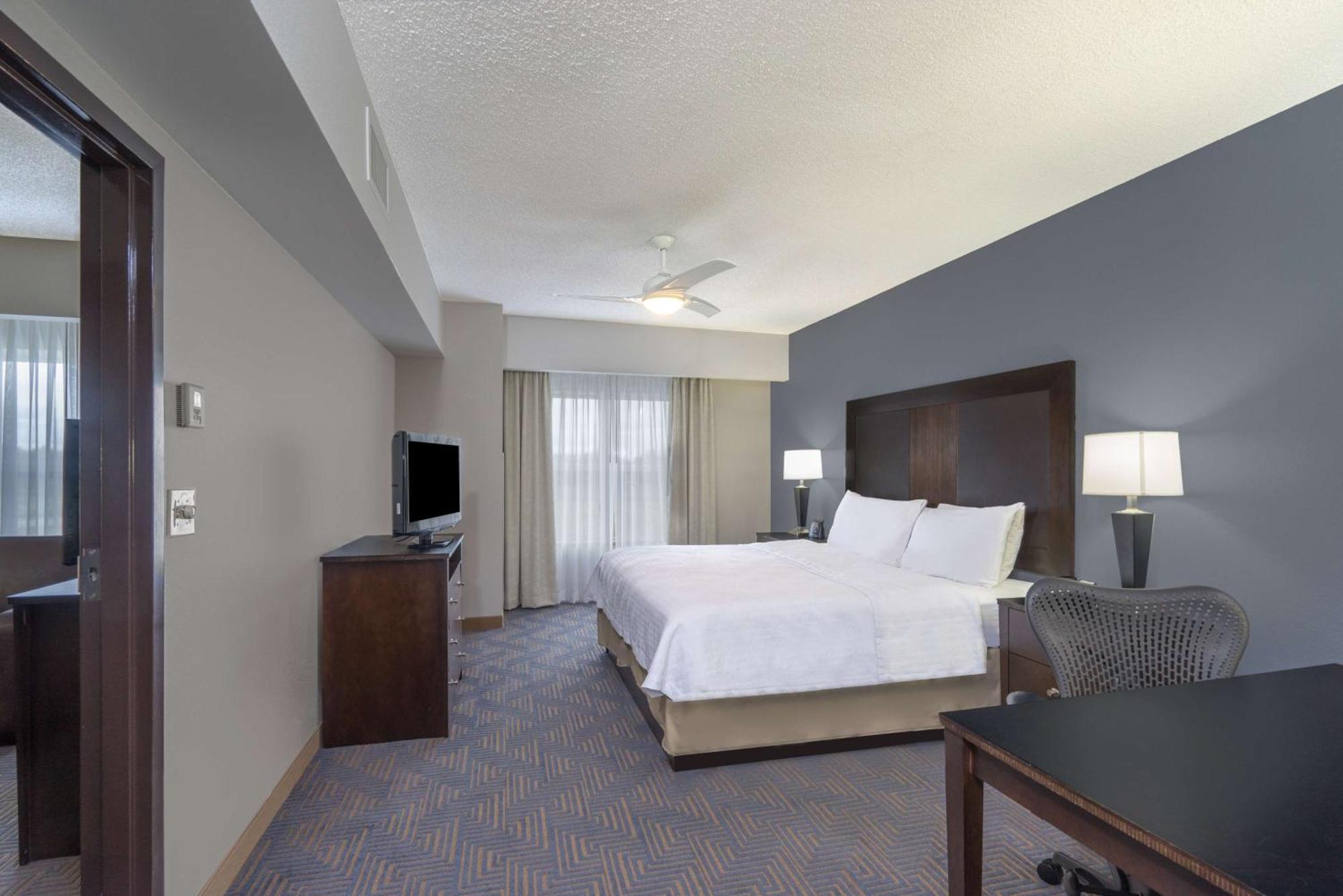 โฮมวูด สวีท บายฮิลตัน หลุยส์วิลล์ อีสต์ โฮเต็ล Hotel ภายนอก รูปภาพ