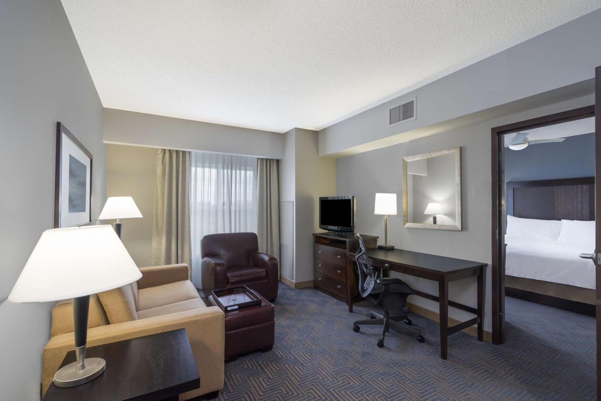 โฮมวูด สวีท บายฮิลตัน หลุยส์วิลล์ อีสต์ โฮเต็ล Hotel ภายนอก รูปภาพ
