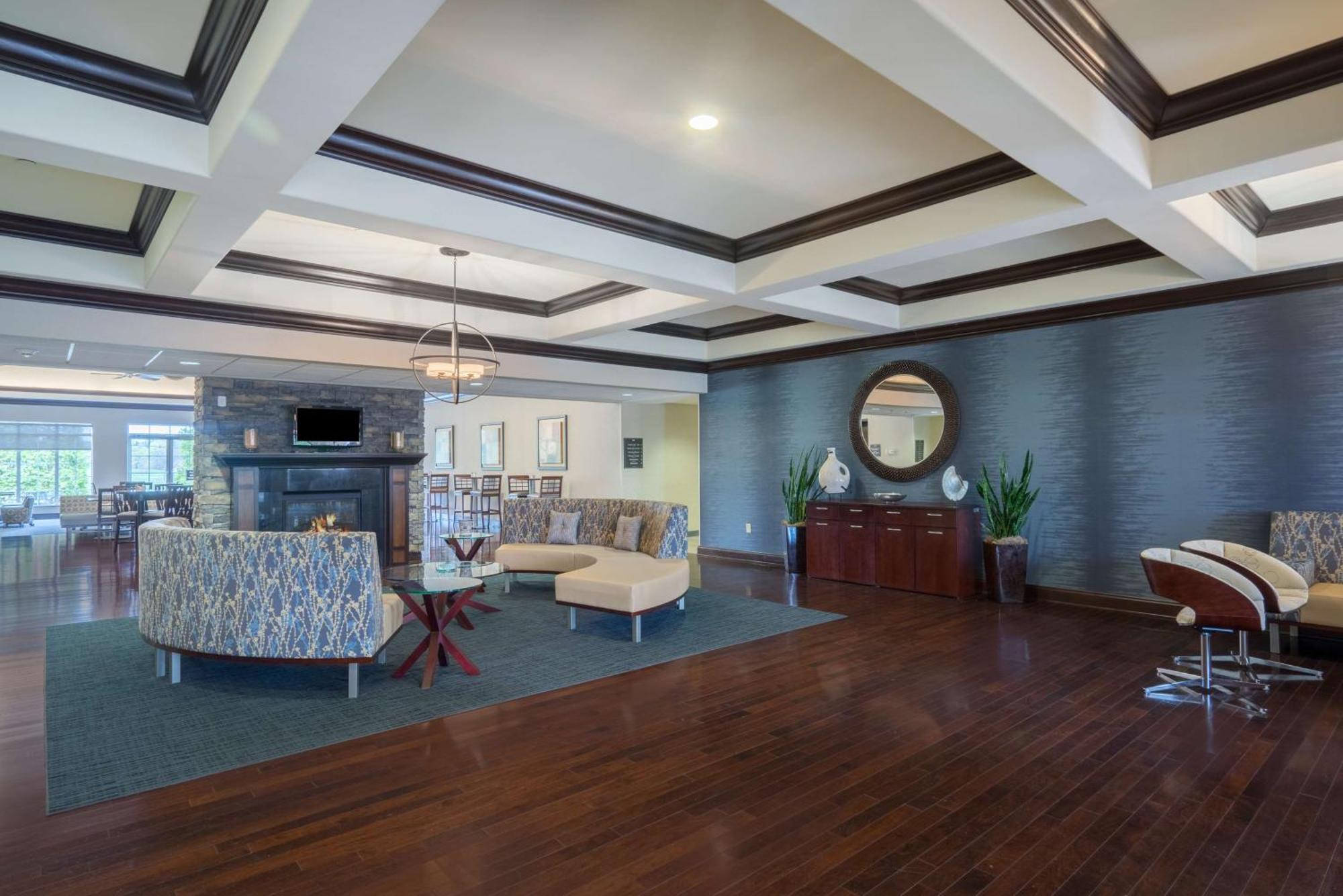 โฮมวูด สวีท บายฮิลตัน หลุยส์วิลล์ อีสต์ โฮเต็ล Hotel ภายนอก รูปภาพ