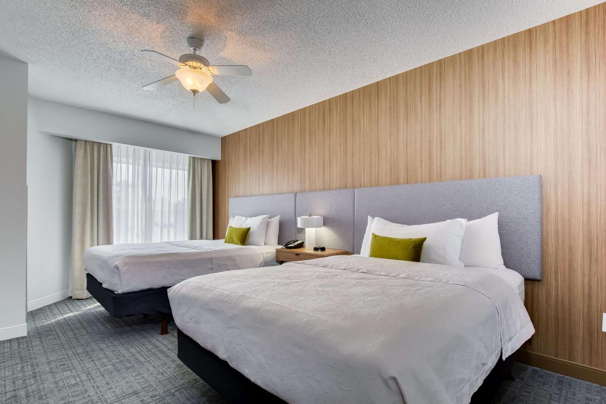 โฮมวูด สวีท บายฮิลตัน หลุยส์วิลล์ อีสต์ โฮเต็ล Hotel ภายนอก รูปภาพ