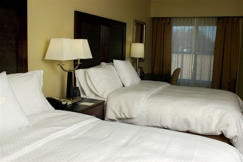 โฮมวูด สวีท บายฮิลตัน หลุยส์วิลล์ อีสต์ โฮเต็ล Hotel ภายนอก รูปภาพ
