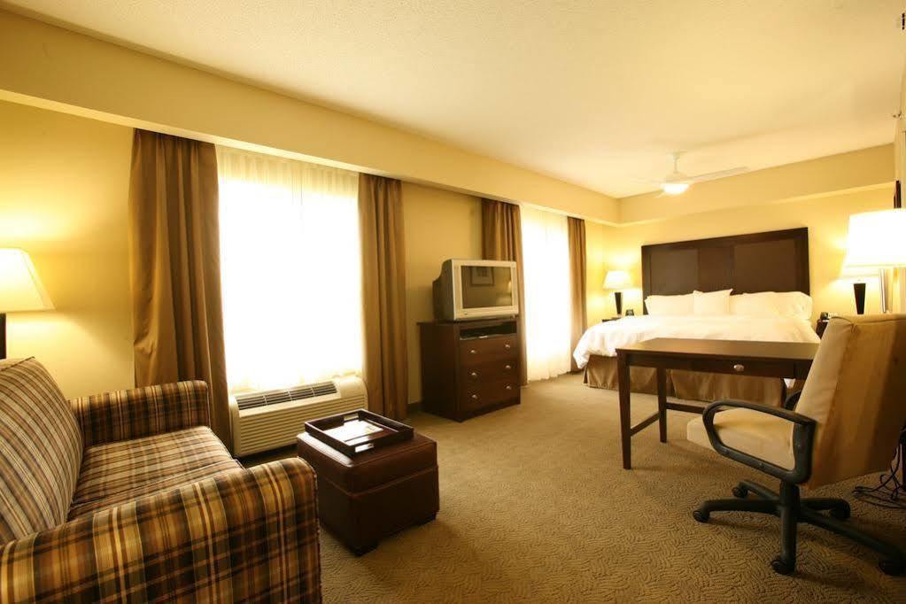 โฮมวูด สวีท บายฮิลตัน หลุยส์วิลล์ อีสต์ โฮเต็ล Hotel ภายนอก รูปภาพ